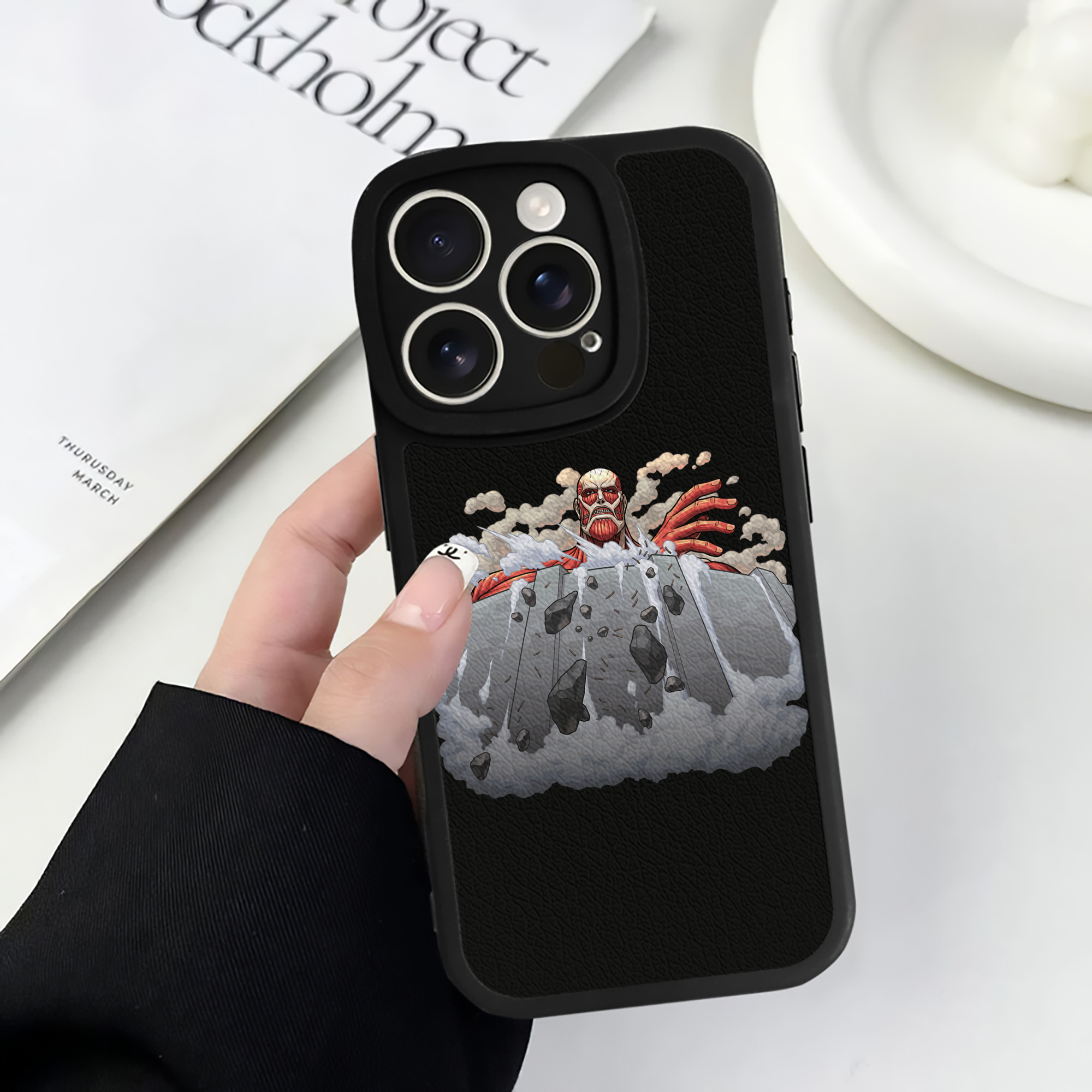 （画像用） 進撃の巨人 Attack on Titan 【iPhone 16シリーズ対応】シリコンスマホケース（レザー調） 材質：シリコン